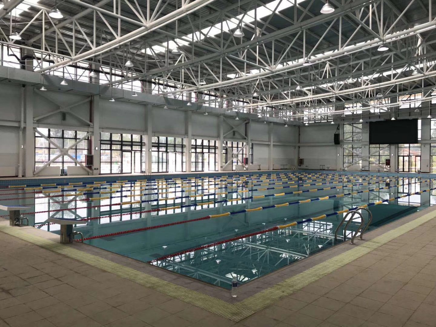 鲁山    游泳池工程建设配套设施要求